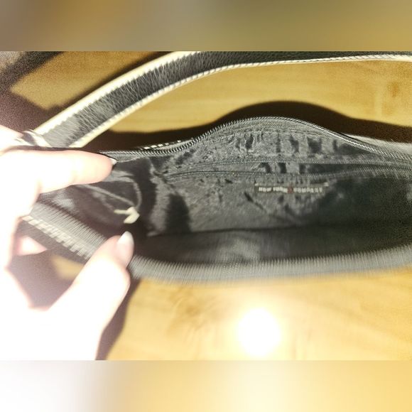 Small Black Purse - Picture 4 of 4